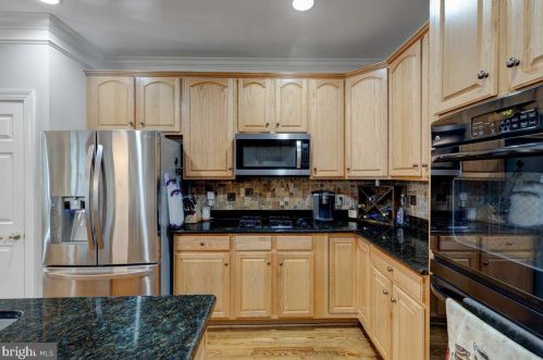 3822 Elmwood Towne Way, Alexandria VA  22303-1161 exterior