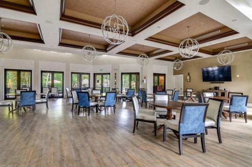 9130 Chula Vista St, Naples FL 12402-3278 exterior