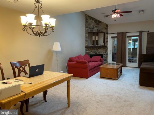 142 Merlin Dr, Hummelstown PA exterior