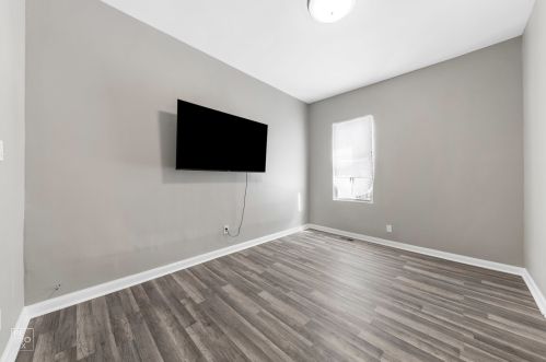 850 50th Pl, Chicago IL 60609-5155 exterior