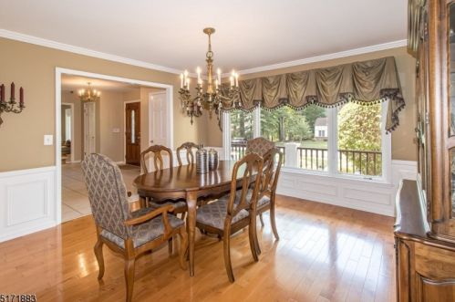 10 Marion Ln, Scotch Plains NJ 07076-2925 exterior