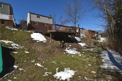 820 Bethany Dr, Pittsburgh PA 15215-1207 exterior