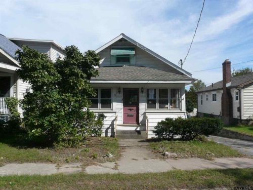 31 Cuthbert St, Schenectady, NY 12302-2929