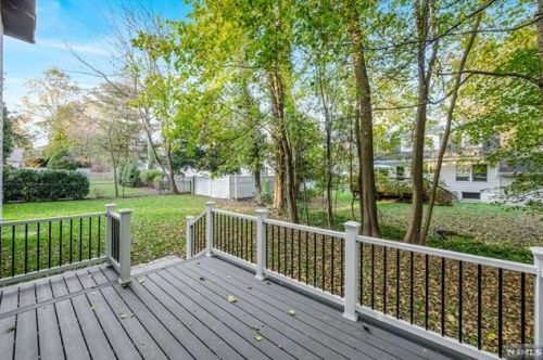 22 Lois Ave, Demarest NJ  07627-2220 exterior