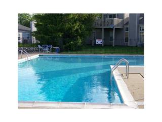 6535 Wandsworth Cir, Indianapolis IN  46250-3495 exterior