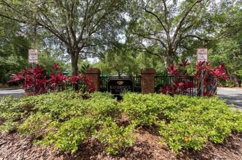 10006 Bridgeton Dr, Tampa FL  33626-1840 exterior