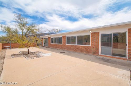 12011 8 St, Tucson AZ 85719-5411 exterior