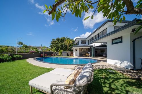 745 Hunakai St, Honolulu HI  96816-4942 exterior