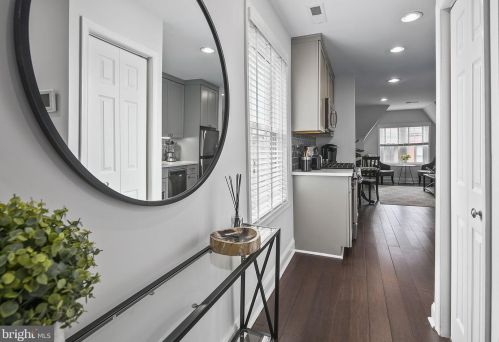 1409 Hopkins St, Washington DC 20036-5922 exterior