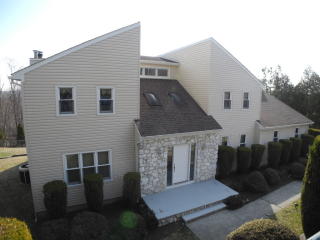 22 Howell Dr, Verona NJ  07044-1031 exterior