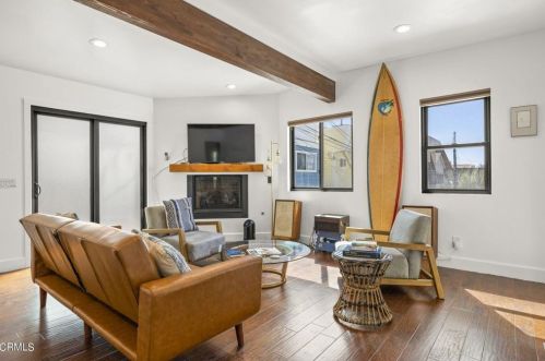 128 Camarillo Ave, Oxnard CA  93035-4605 exterior