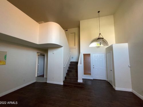 1342 Angela Dr, Phoenix AZ  85022-2071 exterior