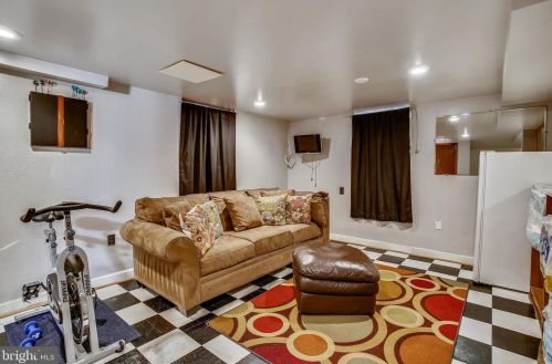 2905 Carlton Ave, Washington DC 20018-2615 exterior