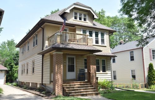 6622 Lloyd St, Milwaukee WI  53213-2025 exterior