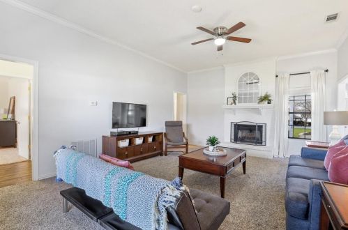 2249 Lariat Trl, Frisco TX 75034-9323 exterior