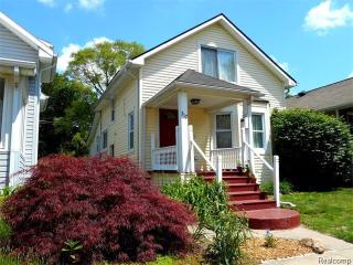 317 Cambourne St, Detroit MI  48220-1311 exterior