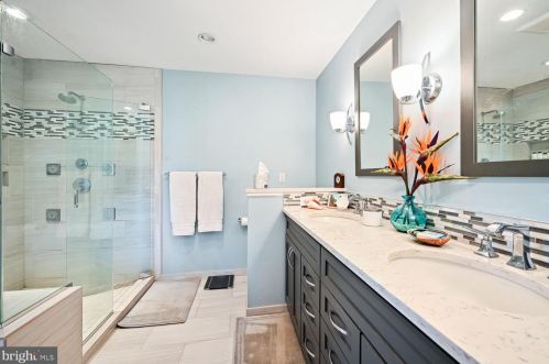 9101 Cherbourg Dr, Rockville MD 20854-3107 exterior