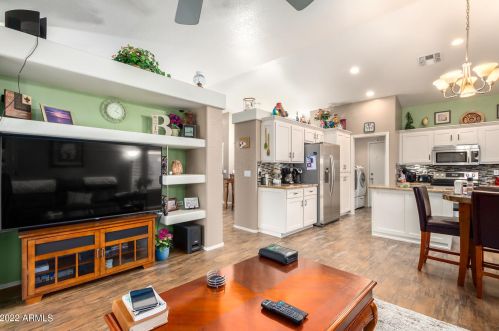 4015 Bloomfield Rd, Phoenix AZ 85029-2953 exterior