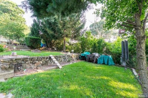 40 Jefferson Ave, Hasbrouck Heights NJ 07604-1209 exterior