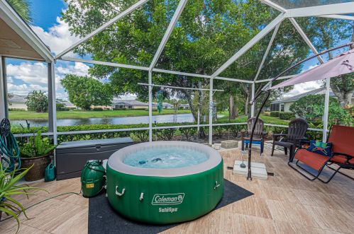 1255 Sun Terrace Cir, Fort Pierce, FL 34986-1813