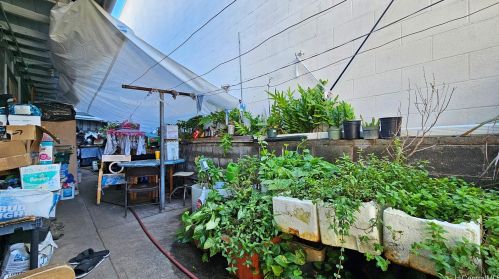 1734 Kahai St, Honolulu HI 96819-3913 exterior