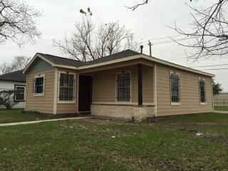 5229 Longmeadow St, Houston TX  77033-2745 exterior