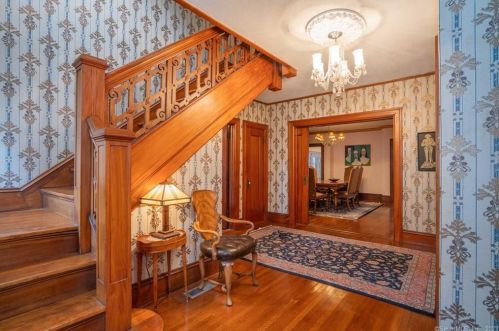 160 Oxford St, Hartford CT 06105-2514 exterior