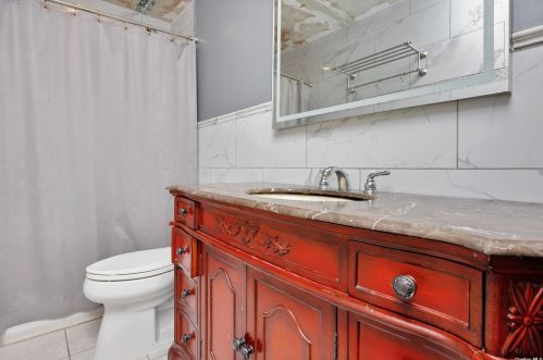 164 Belmont Ave, Babylon NY  11704-5229 exterior