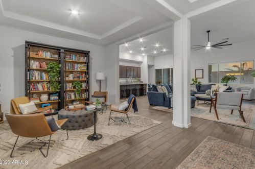 8513 22 Dr, Phoenix AZ 85041-7712 exterior