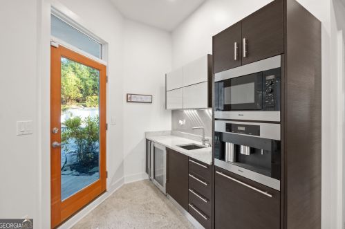 30 Chevaux Ct, Atlanta GA  30342-1944 exterior