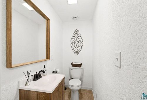 6087 Helm Rd, Duluth MN 55811-9666 exterior