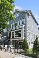 2427 Janssen Ave, Chicago IL  60657-1324 exterior