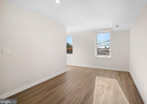 241 Allen St, Philadelphia PA  19125-4103 exterior