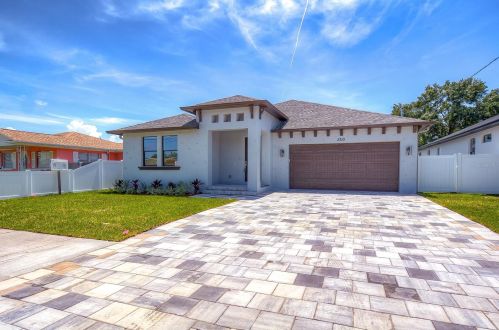 2710 Braddock St, Tampa FL  33607-6828 exterior