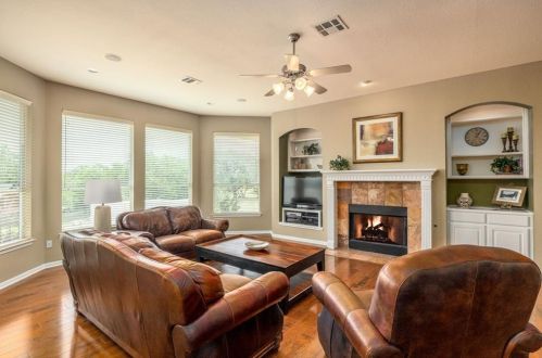 385 Mystic Pkwy, Spring Branch TX 78070-5267 exterior