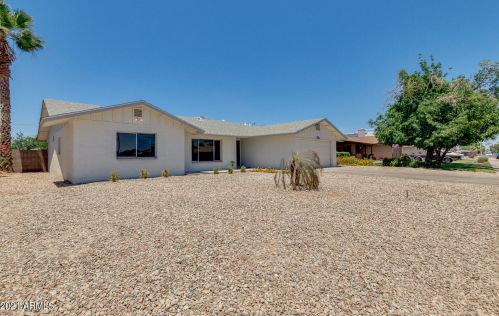 5602 42nd Ln, Phoenix AZ  85019-2001 exterior