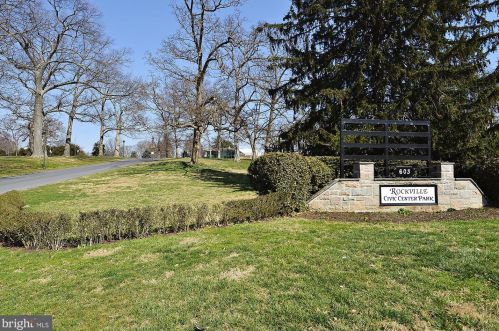 1904 Lewis Ave, Rockville MD 20851-2330 exterior