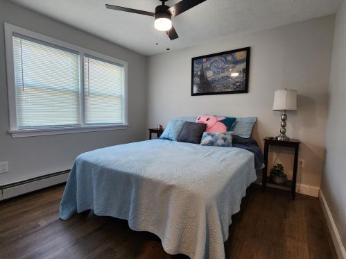 12 Edward Dr, Concord NH  03301-8626 exterior