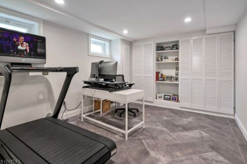 162 Bee Mdw Pkwy, Whippany NJ exterior