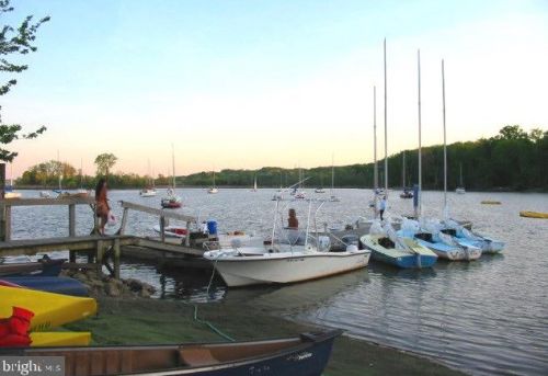 1505 Belle View Blvd, Alexandria VA 22307-6712 exterior