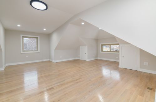 7810 Cressett Dr, Chicago IL  60707-1344 exterior