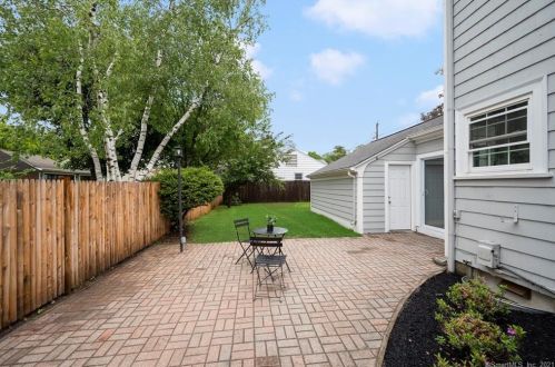 4 Mount Ave, Providence RI  02906-3410 exterior