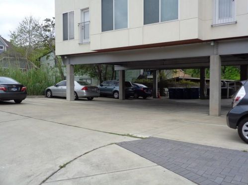 210 32nd St, Austin TX 78705-2404 exterior