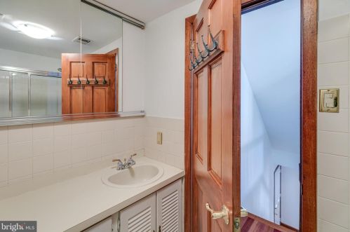 747 3 St, Philadelphia PA 19147-3324 exterior