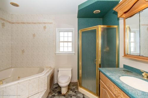 201 Un Ave, Lakehurst NJ 08733-2934 exterior