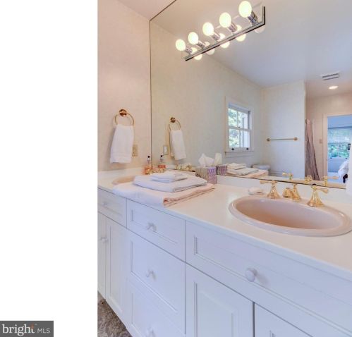 137 Painter Rd, Media PA 19063-4431 exterior