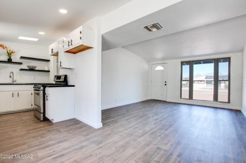 5718 Calle Aurora, Tucson AZ  85711-6730 exterior