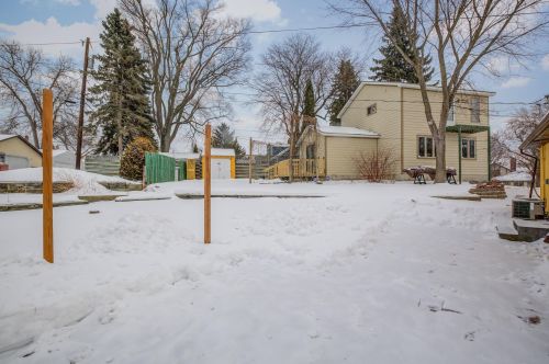 604 Gotzian St, Saint Paul MN 55106-4652 exterior