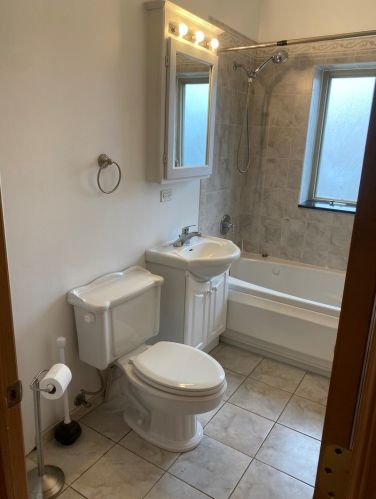 2525 72nd Ct, Chicago IL 60707-2099 exterior