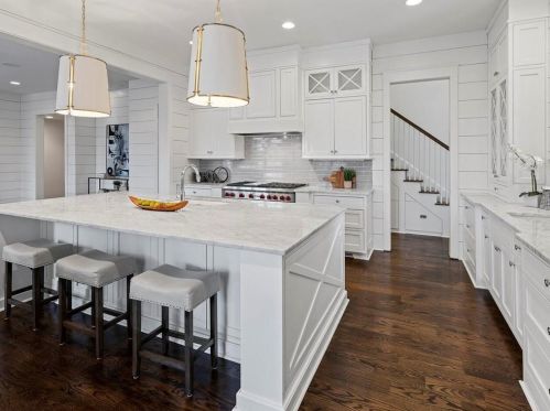 4545 Conway Dr, Atlanta GA 30327-3535 exterior